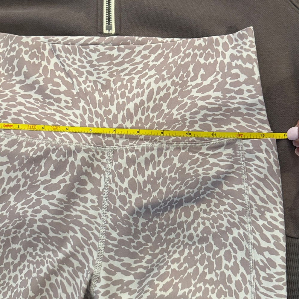 Vuori Women’s Cropped Half-Zip Hoodie with Printed Leggings-Brown/Mauve Sz Small - Picture 8 of 8